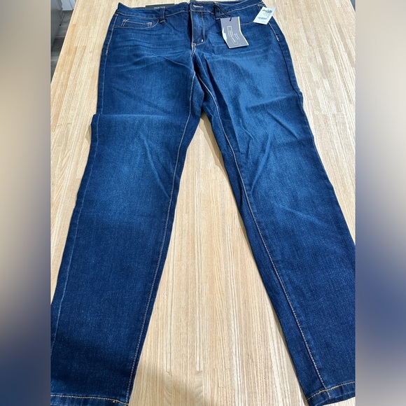 Charlotte Russe Refuge Legging Jeans! - Picture 1 of 3